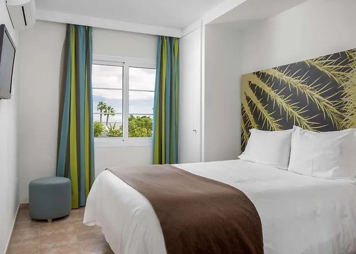 Jardines Del Sol Hotell *